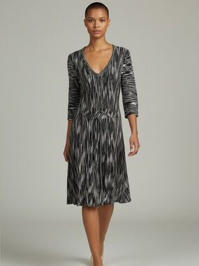 Dressbarn Black & White Marled V-Neck Long Sleeve Knit Midi Dress